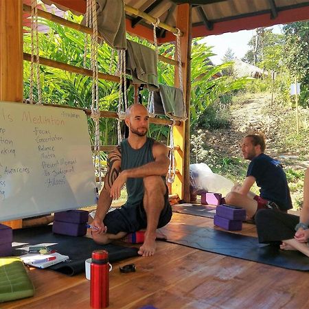 True Nature Chiang Mai - Yoga & Meditation Homestay Retreat Bagian luar foto